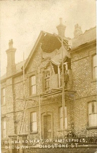 REAL PHOTO POSTCARD OF GLADSTONE STREET, HARTLEPOOL BOMBARDMENT, COUNTY DURHAM - Picture 1 of 2