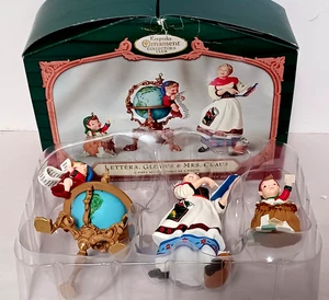 Juego de adornos Hallmark Keepsake Lettera, Globus y Mrs. Claus Collector Club - Imagen 1 de 8