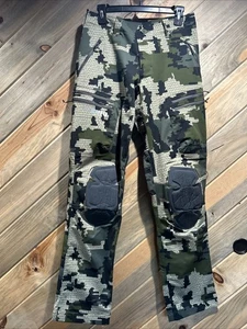 KUIU ALPINE PANTS 30x34 Verde Camo Zippered Pockets Vented Knee Protection NWOT - Picture 1 of 10