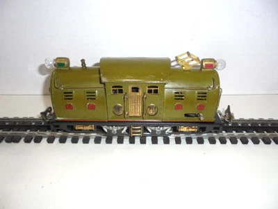 LIONEL PREWAR ELECTRIC FREIGHT TRAIN SET FROM 1932 ALL TINPLATE VINTAGE O GAUGE - Image 1 of 4