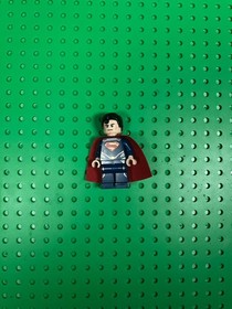 LEGO Superman Minifigure - 76003 76009 76002 DC Superheroes Man of Steel