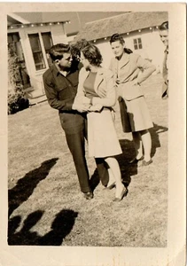 Real Photo Couple What Did you Say? 1940s Oklahoma - Picture 1 of 3