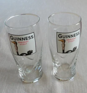2 Guinness Draught Stout Gläser geprägt Harfe Strauß 20 Unzen - Bild 1 von 7