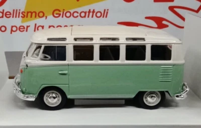 MAISTO  1/25 VOLKSWAGEN VAN SAMBA VERDE BIANCO - Immagine 1 di 2