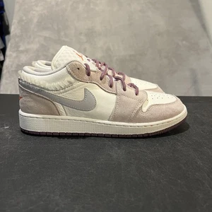 Scarpe Nike Air Jordan 1 Low SE giovani taglia 7 anni vela viola polvere ruffle FQ8094-100 - Foto 1 di 9