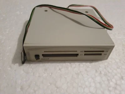 ACCESS  Interner Multi-Card Reader/Writer Weiß USB 2.0 3,5"-Desktop Einbau - Bild 1 von 4