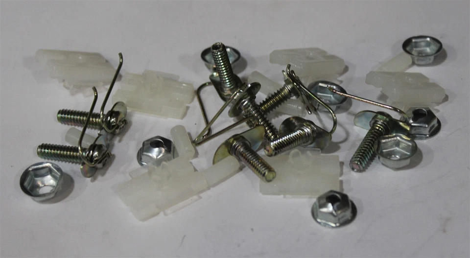 NEW 1970-74 Challenger 1970-74 Barracuda Tail Panel Trim Clips - Image 1 of 1