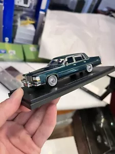 1:43 Scale Neo Cadillac Fleetwood Brougham American Excellence Resin Model Car - Picture 1 of 24
