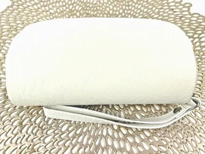 Oakley custodia vetro occhi o sole bianco guscio morbido cinturino da polso cerniera intorno usato in ottime condizioni - Foto 1 di 5