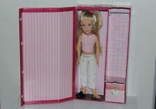  MATTEL TEEN TRENDS GABBY POSEABLE DOLL WITH CASE