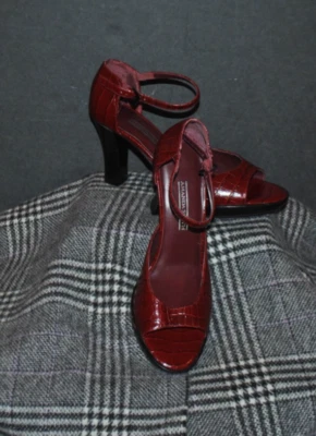 Nuevo sin caja Zapatos de salón Amanda Smith CHICAGO para mujer s 7 M cuero COCO OSCURO correa con puntera abierta Foto 1 de 4