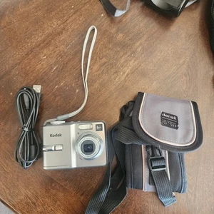 Kodak EasyShare C743 Silver 7.1MP 3X Optical Zoom Digital Camera w/ Case - Picture 1 of 6