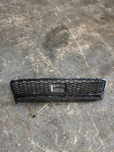 13-17 VW GOLF MK7 FRONT BUMPER GRILLE LOWER CENTRE GENUINE PART 5G0853677D - Picture 1 of 5