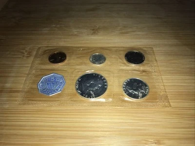 1960-1969 P,D Mint/Proof Sets in original U.S. Mint envelopes/boxes. See photos. - Image 1 of 4