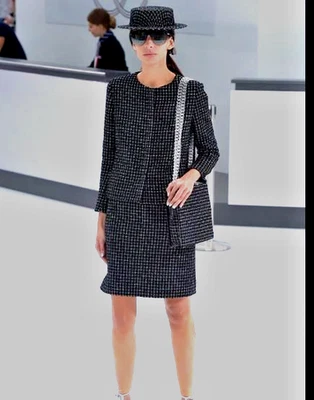 Blazer Chaqueta Chanel 16P Negro Blanco Texturizado Rejilla FR46 US12 14 L XL IMPECABLE Foto 1 de 4