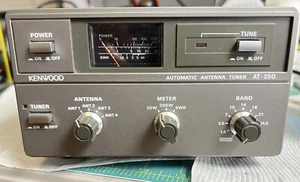 Kenwood AT-250 Vintage Ham Radio Automatic Antenna Tuner + Box For Parts/Repairs - Zdjęcie 1 z 16