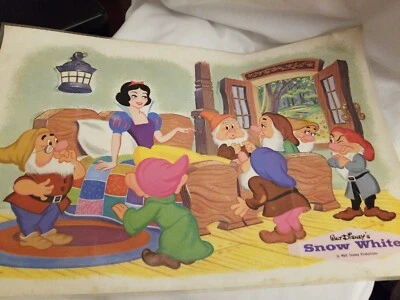 Mantel individual Blancanieves y los siete enanitos Walt Disney Productions 1984 11" por 17" Foto 1 de 4