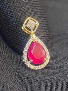 Stunning 2.31 Cts Round Brilliant Cut Natural Diamonds Ruby Pendant In 18K Gold - Picture 1 of 12