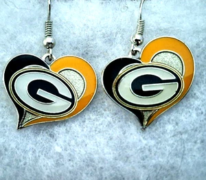 Aminco NFL Officially Licensed Green Bay Packer 'G' Logo Heart-Shaped Earrings - Picture 1 of 3