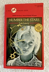NUMBER THE STARS a paperback book by Lois Lowry (Newbery Medal winner) 1990 - Bild 1 von 10