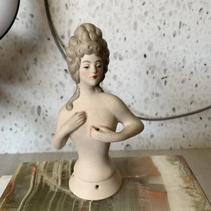 Hermosa media muñeca vintage bisque período colonial dama - Imagen 1 de 6