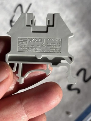 DIN Rail Terminal Blocks 50 Quantity DK2.5N Dinkle 12 AWG Gauge 20A 600V - Image 1 of 4