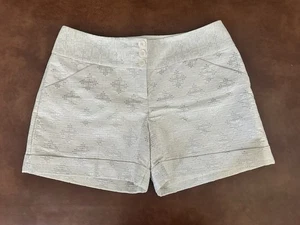 The Limited Cream With Silver Accent Tailored Shorts 5 Inch Inseam Size 12 - Picture 1 of 4