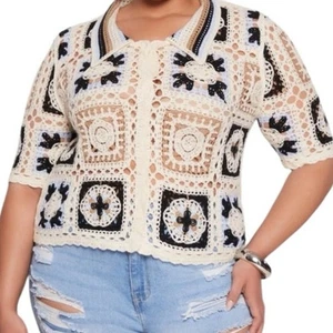 G&D Boho Häkel Blau Creme Mehrfarbig Kurzarm Knopfleiste Top Größe 1X - Bild 1 von 9