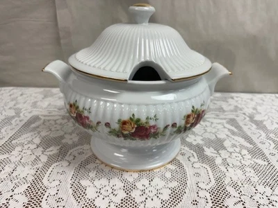 ROYAL ALBERT - ROSAS DE CAMPO ANTIGUAS - SOPERA CON TAPA - NUEVA - Hermosa Foto 1 de 4