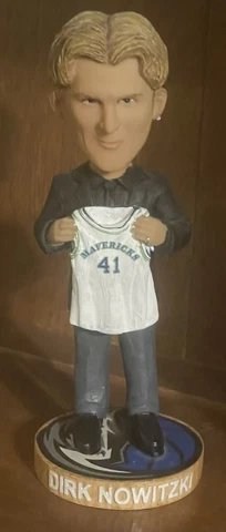 Dirk Nowitzki RARE Rookie Jersey SGA Bobblehead BobbleHead NIB New In Box!!! Cover