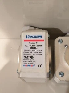 NUEVO Fusible Mersen PC33UD69V1250TF D300084 690V / 1250A, en stock envío el mismo día - Imagen 1 de 2