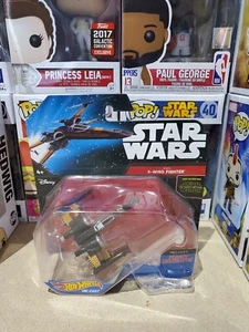 2014 HOT WHEELS STAR WARS THE FORCE AWAKENS X-WING FIGHTER DIE-CAST - Picture 1 of 1