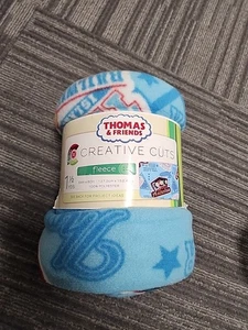 Creative Cuts Thomas & Friends 1 1/2 Yards Fleece Material. Basteln. - Bild 1 von 8