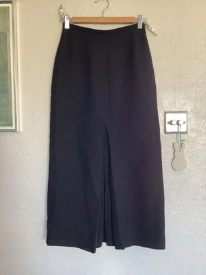 VINTAGE WINDSMOOR BLACK WOOL MIX LINED PENCIL SKIRT SIZE 8 Open pleat front/back - Image 1 of 4