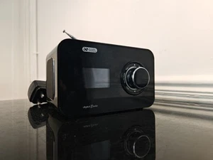 Radio digital Acoustic Solutions DAB con base (MK92NW) piano negro - Imagen 1 de 7