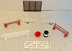 Juego de 6 cercas occidentales para casa de muñecas Farm Ranch y 2 accesorios para granja - Imagen 1 de 3