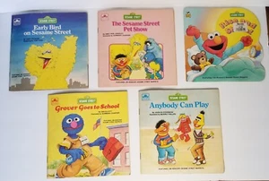 Vintage Sesame Street Golden Books Lot Of 5 - Imagen 1 de 8