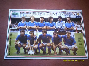 FOOTBALL 2 POSTERS ITALIE 1982 CAUSIO GARRY SHAW EURO 1992 CALENDRIER - Imagen 1 de 3