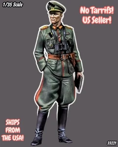 1/35 Resin Figure German WW2 Whermacht Officer Holding Map Case Model Kit 33221 - Picture 1 of 4