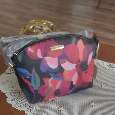 Bandolera/bolso de hombro pequeño multi floral Trina Turk nuevo con etiquetas - venta al por menor de $48 Foto 1 de 4