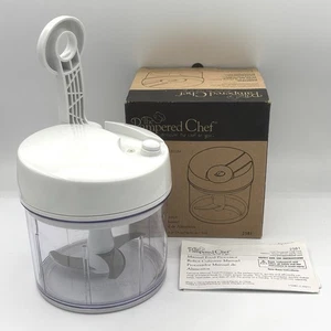 The Pampered Chef Manual Food Processor Item 2581 Chopper 3 cups 5.5" - Picture 1 of 6