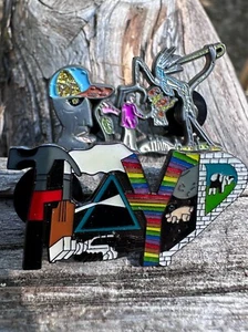 Pink Floyd Referenzschrift Kunst 2er Set Anstecknadeln Hutnadeln einzigartige handgezeichnete Designs! - Bild 1 von 11