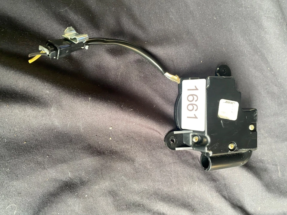 1998 1999 2000 2001 2002 2003 2004 Cadillac Sevilla tablero delantero altavoz tweeter  Foto 1 de 4