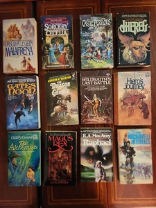 LOT OF 12 VINTAGE FANTASY PAPERBACKS 1980's VG+ OR BETTER - Imagen 1 de 3