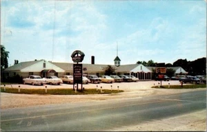 New CEDAR CREST HOTEL COURT West Lafayette, Indiana IN roadside Postcard - Picture 1 of 2