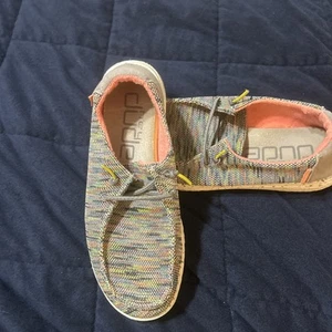 Hey Dudes Size 6 - Picture 1 of 12
