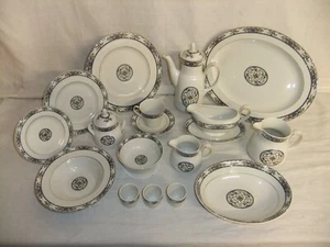 Royal Doulton Tavistock - vintage 1975 tableware - 4C5A - Picture 1 of 20