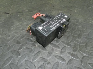 (160) 2000 AUDI TT QUATTRO 8N. RADIATOR COOLING FAN CONTROL SWITCH 1J0919506K - Picture 1 of 4