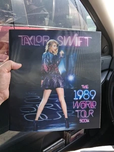 Taylor Swift The 1989 World Tour Souvenir Photo Book Hologramm Lenticular Cover - Bild 1 von 5