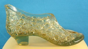 Duncan Bros. Medium Daisy & Button "Old Gold" Color Glass Shoe - Picture 1 of 9
